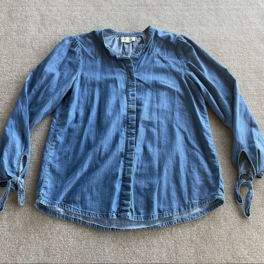 Madewell Washed Denim Button-Front Blouse in Blue